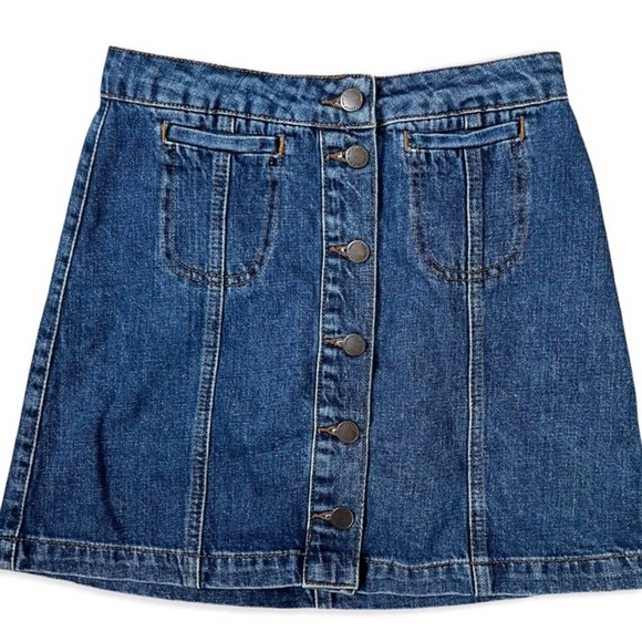 Topshop Dresses & Skirts - Topshop women’s medium wash moto button front denim skirt size 26